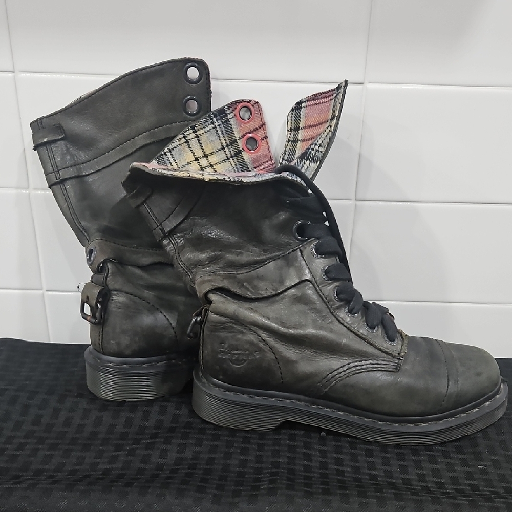 Dr. Martens Black Sole with Tan Accents
